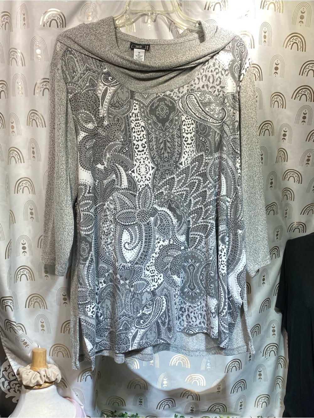 Cowl Neck Paisley Tunic Top - Gray